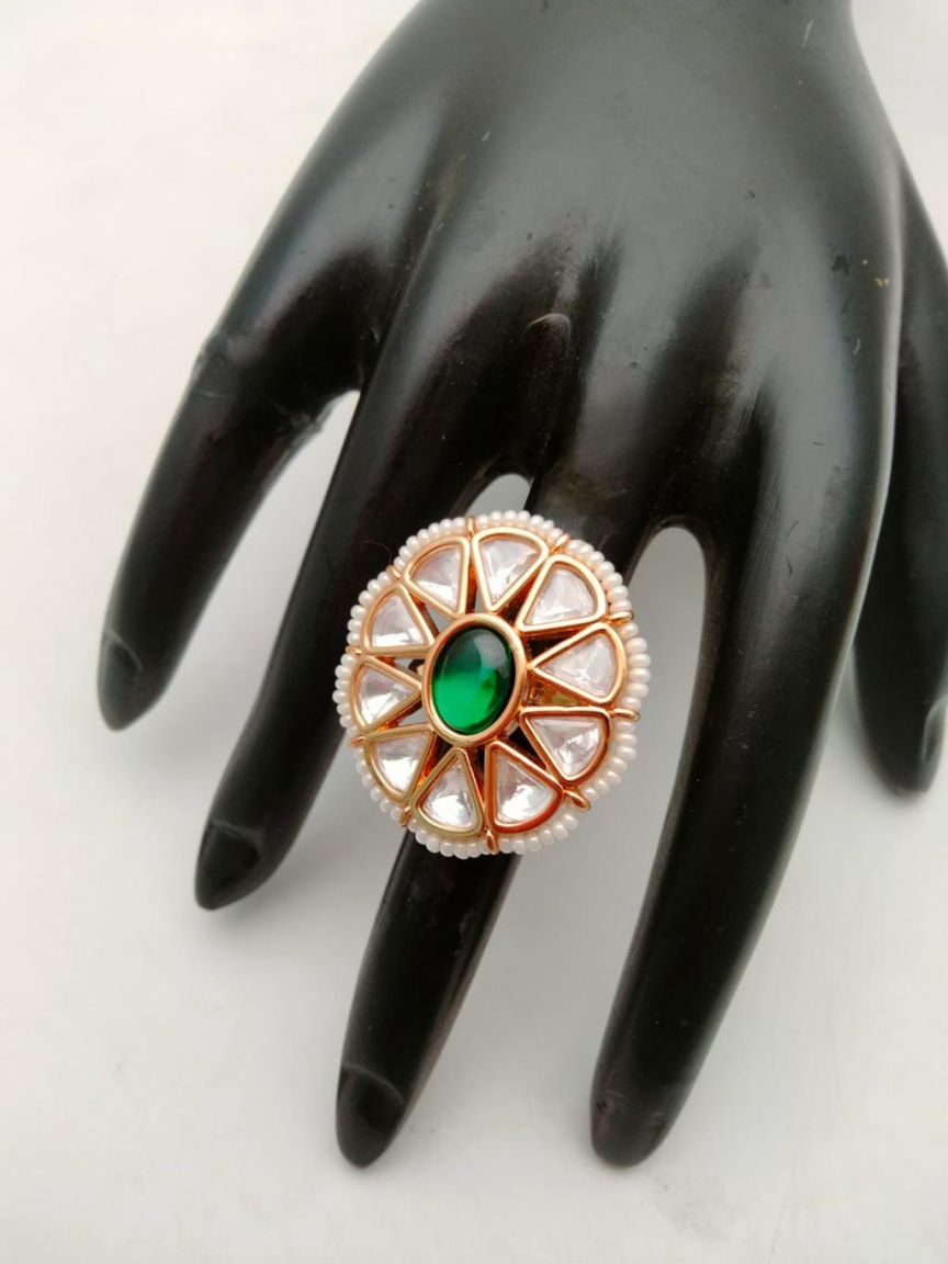 kundan-rings-RGK70131GRGD