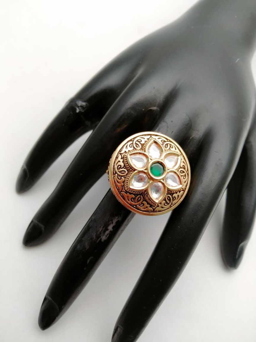 kundan-rings-RGK70136GRGD