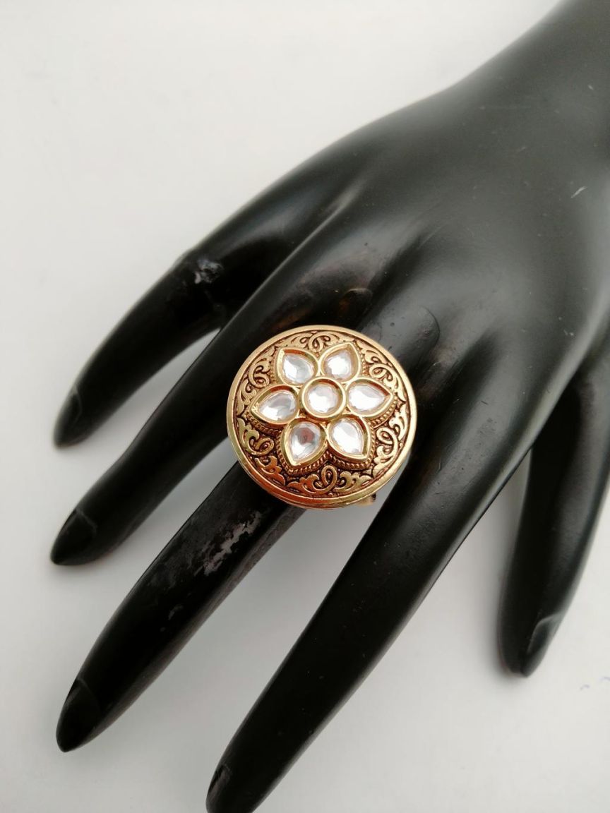 kundan-rings-RGK70136WGD