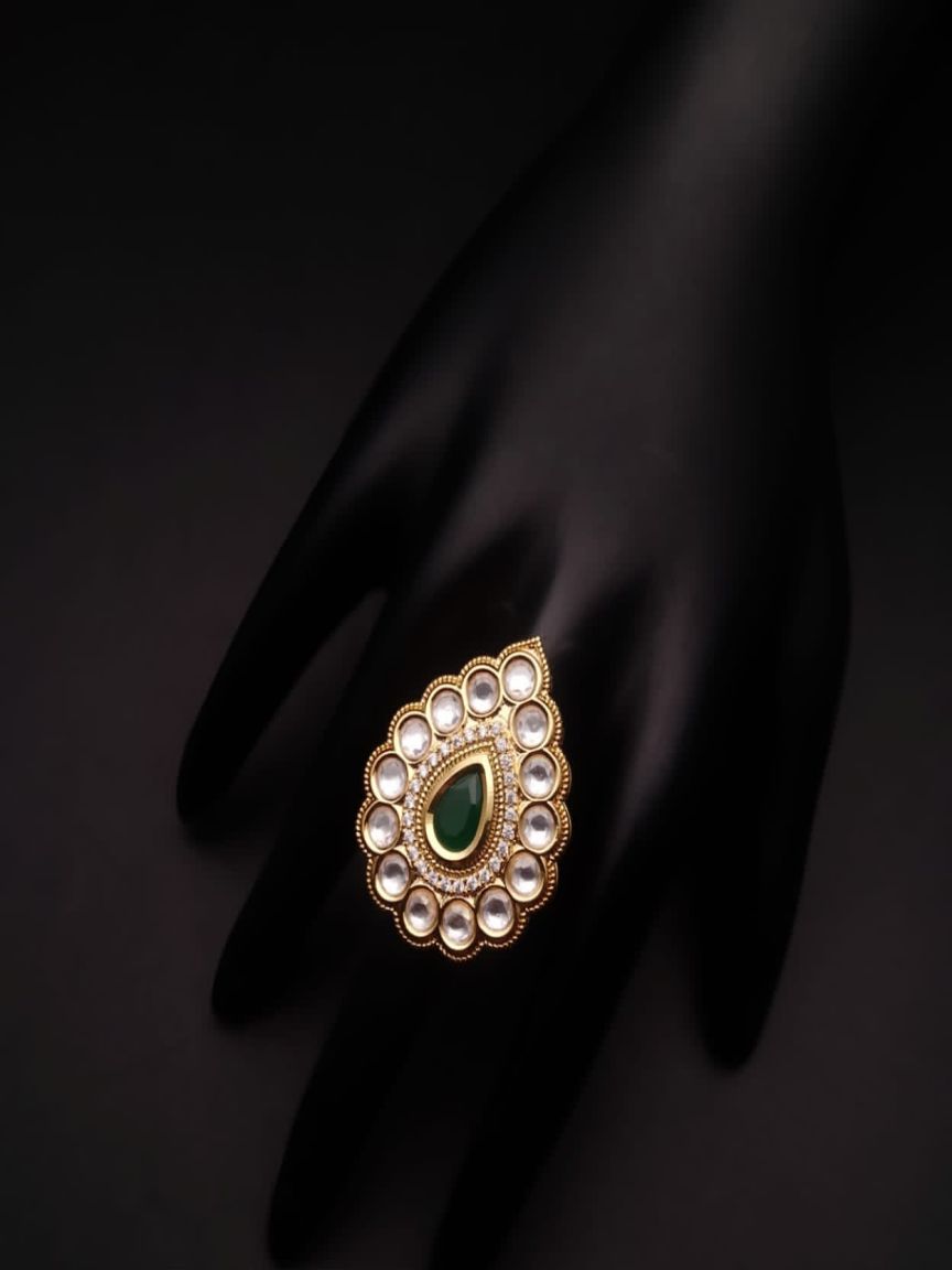 kundan-rings-RGK70137GRGD
