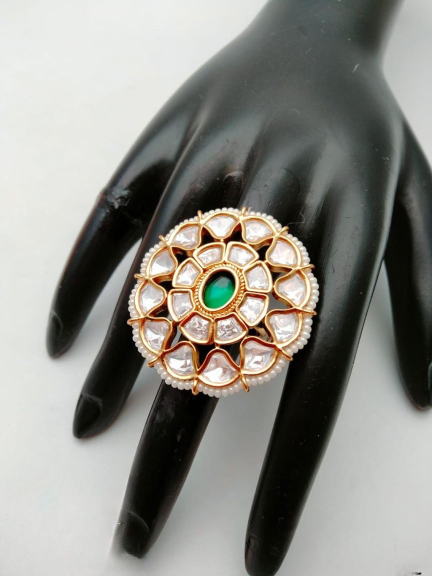 kundan-rings-RGK70152GRGD