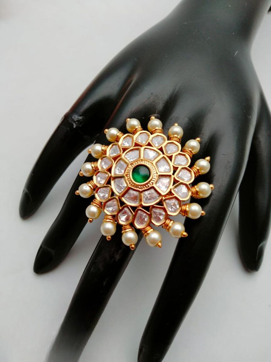 kundan-rings-RGK70153GRGD