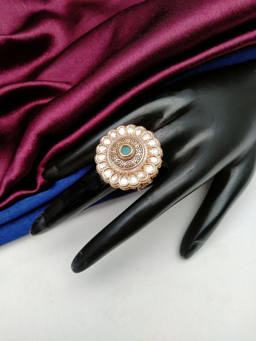 kundan-rings-RGK70163GRGD