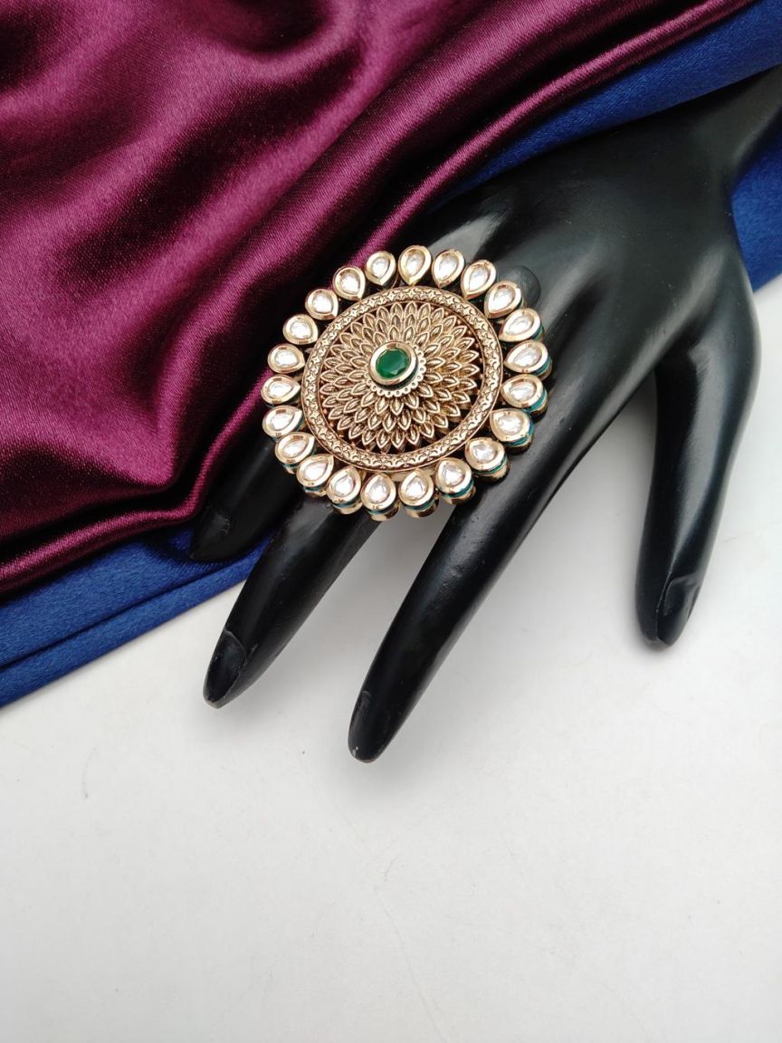 kundan-rings-RGK70165GRGD