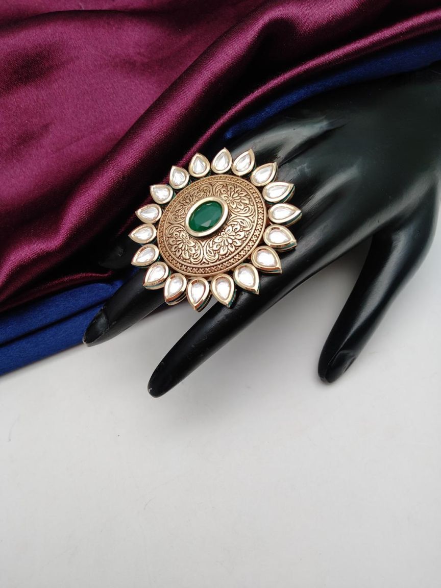 kundan-rings-RGK70168GRGD