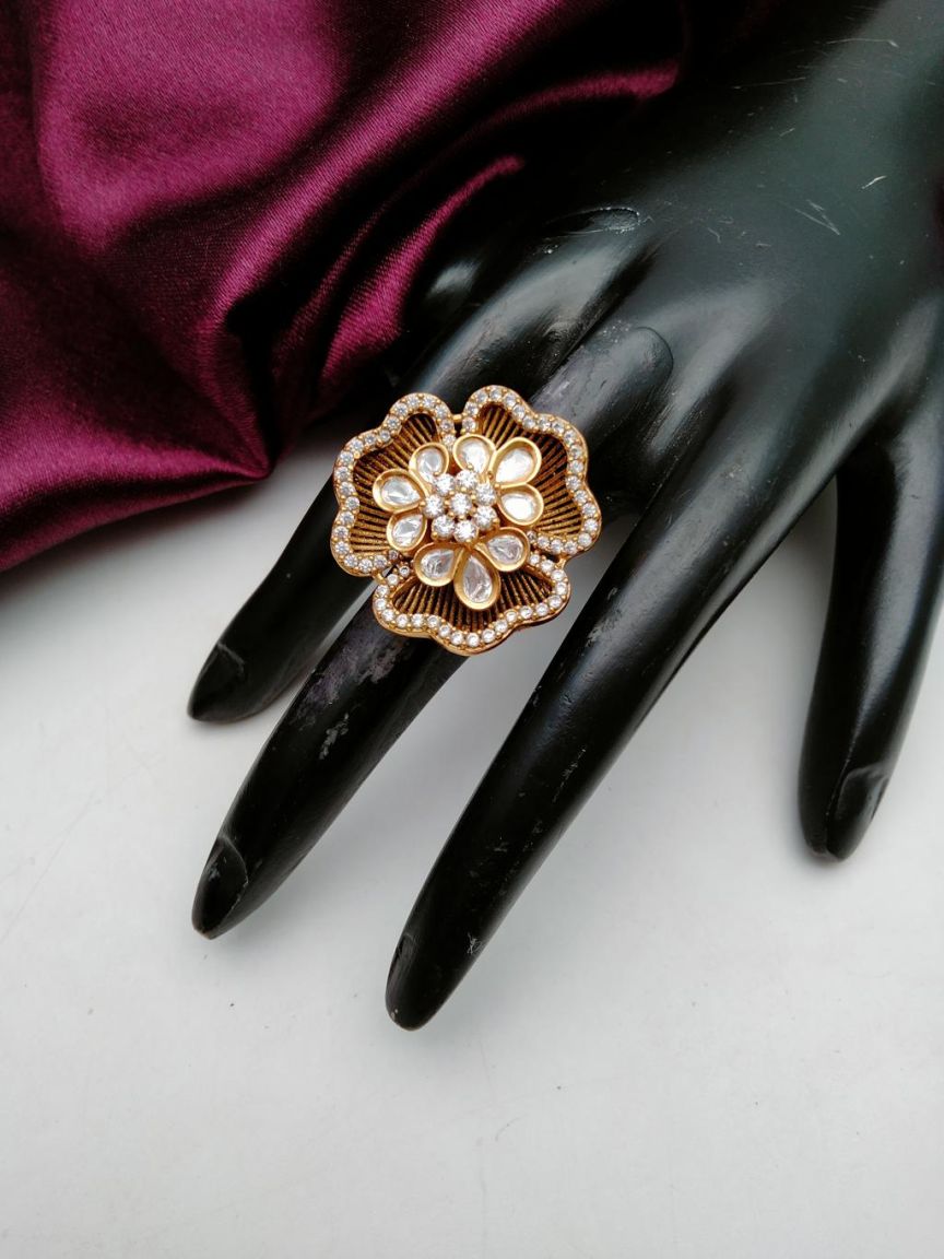 RINGS IN KUNDAN (VILANDI) STYLE | DESIGN - 70189