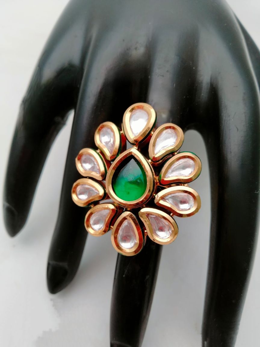 kundan-rings-RGK70201GRGD