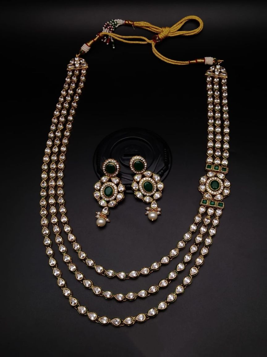 SIDE BROOCH IN POLKI (GOLD POLISH) STYLE | DESIGN - 85161