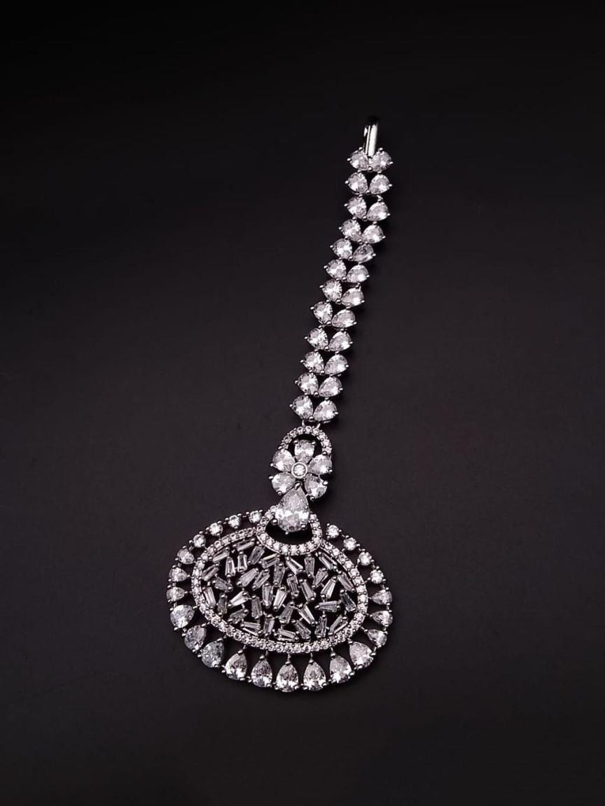 TIKA IN AD STYLE | DESIGN - 39040