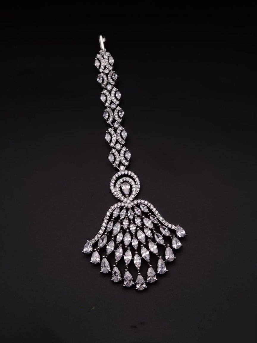TIKA IN AD STYLE | DESIGN - 39052