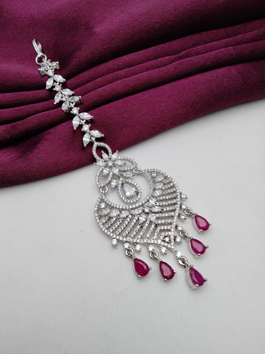 TIKA IN AD STYLE | DESIGN - 39060