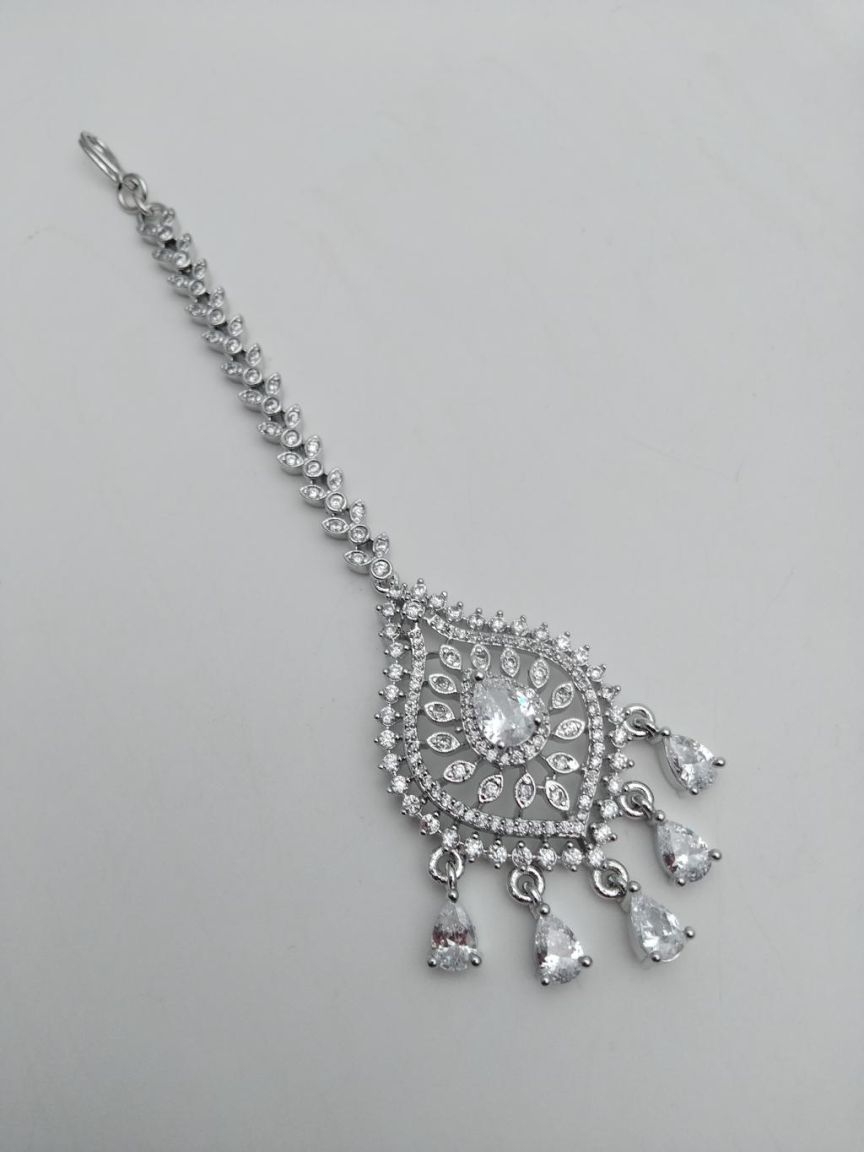 TIKA IN AD STYLE | DESIGN - 39065