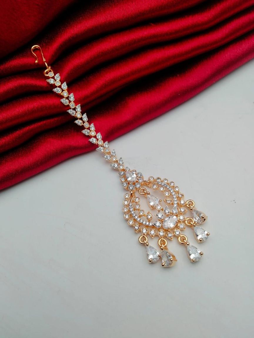 TIKA IN AD STYLE | DESIGN - 39067