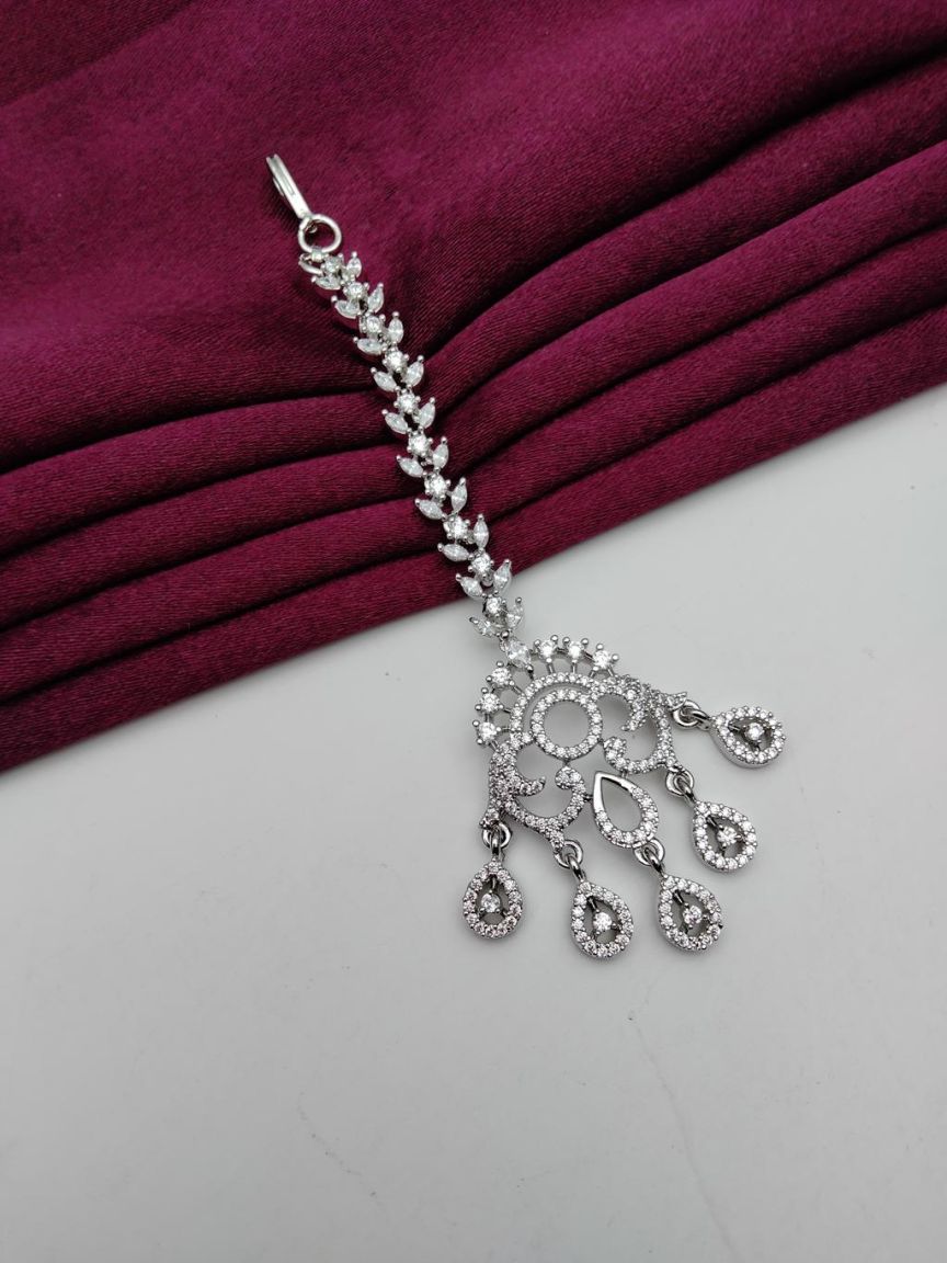 TIKA IN AD STYLE | DESIGN - 39068