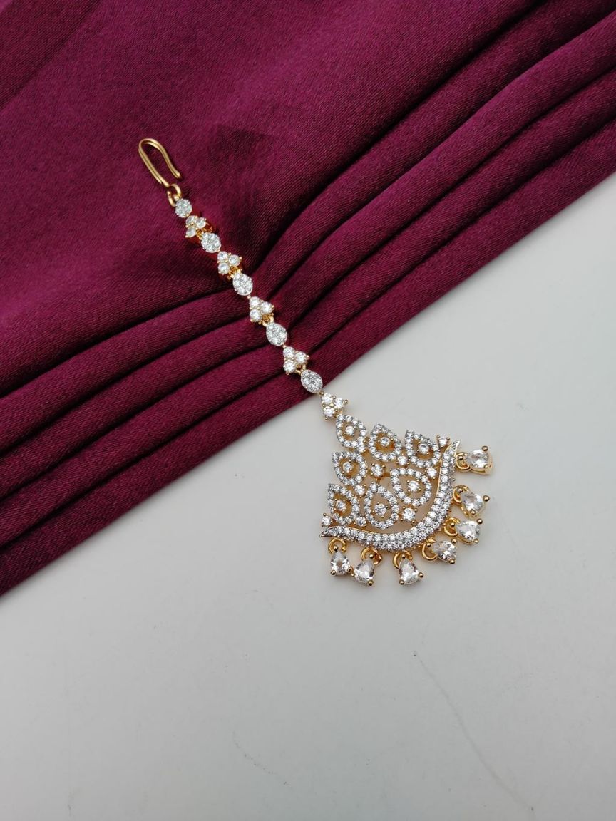 TIKA IN AD STYLE | DESIGN - 39072