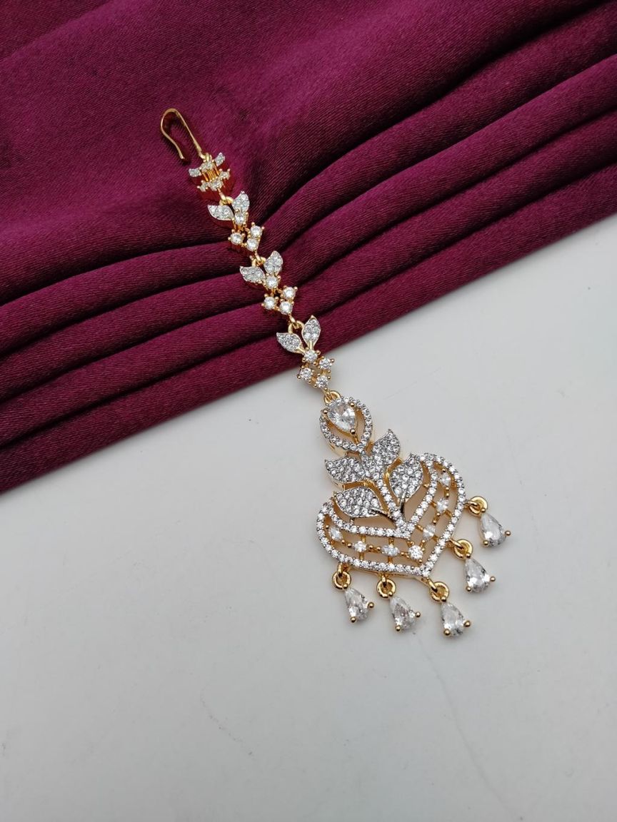 TIKA IN AD STYLE | DESIGN - 39074